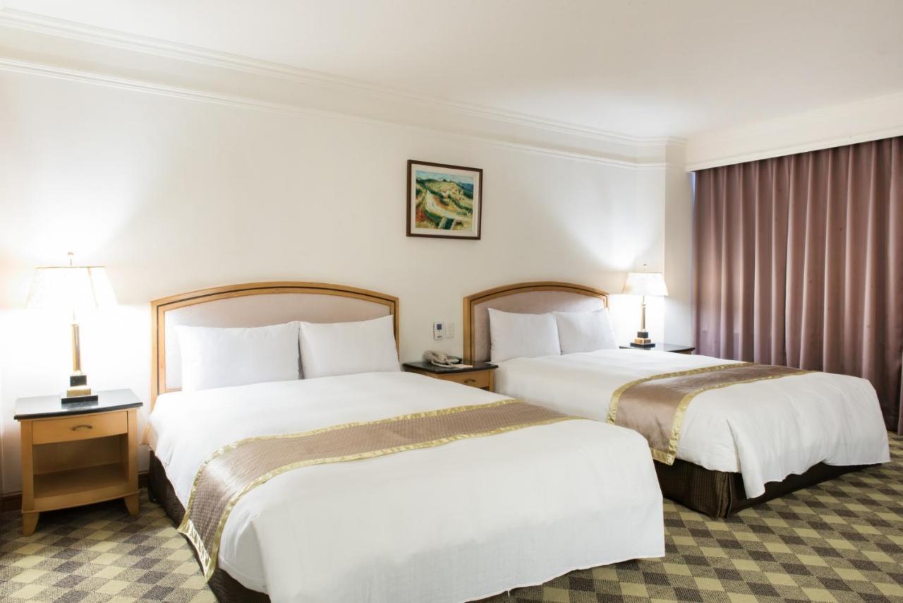 Hometel Hotel Kaohsiung Esterno foto