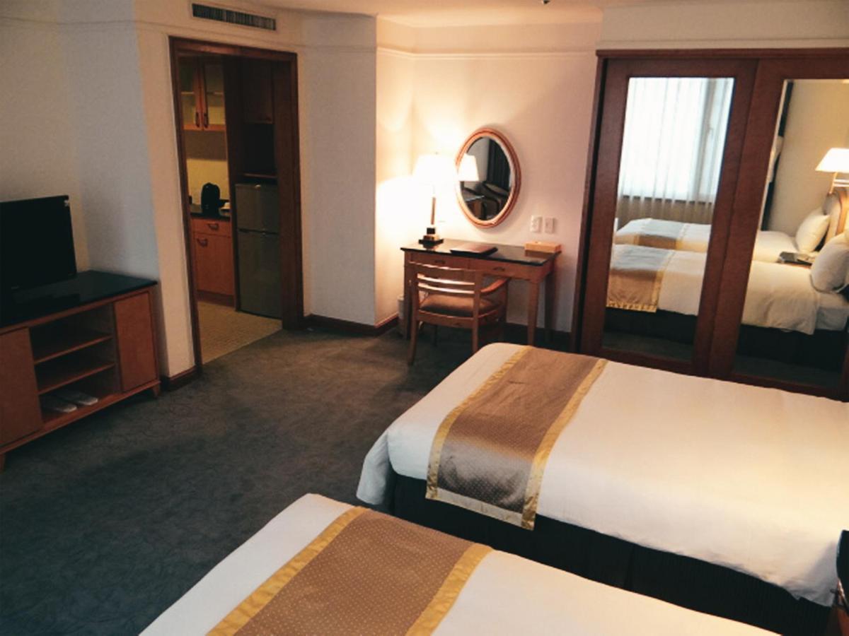 Hometel Hotel Kaohsiung Esterno foto